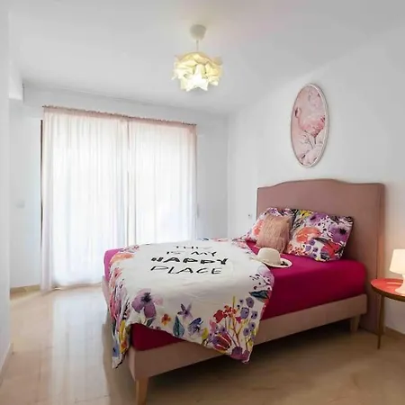 Apartment 200m2 Lovely Townhouse, Near And Restaurants Estepona