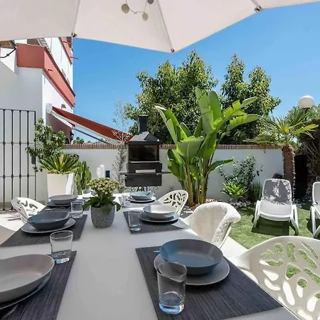 200m2 Lovely Townhouse, Near And Restaurants Estepona