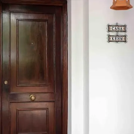 200m2 Lovely Townhouse, Near And Restaurants Estepona
