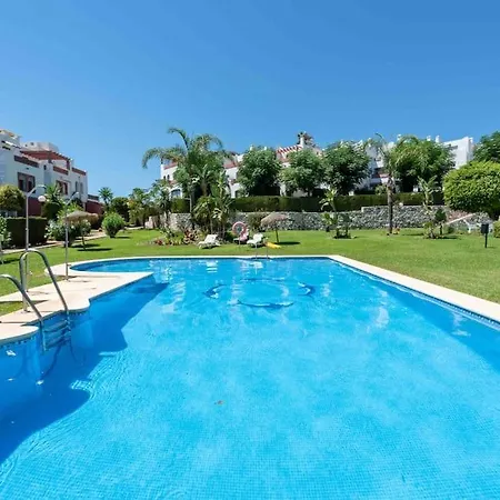 Apartment 200m2 Lovely Townhouse, Near And Restaurants Estepona