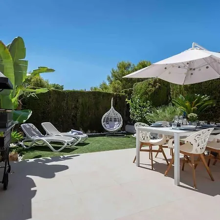 Apartment 200m2 Lovely Townhouse, Near And Restaurants Estepona